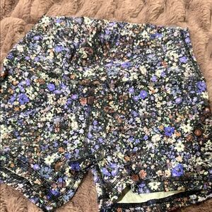 Floral Women's Shorts by lululemon size 6